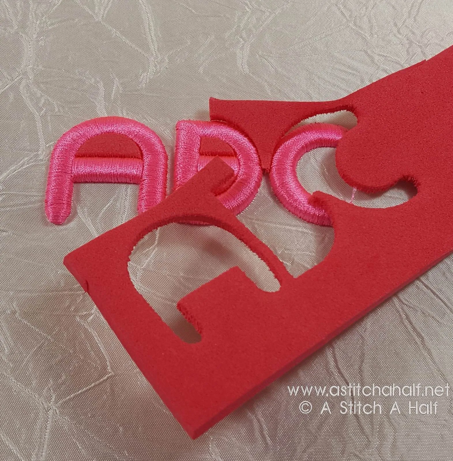 3D Monoglyceride Font