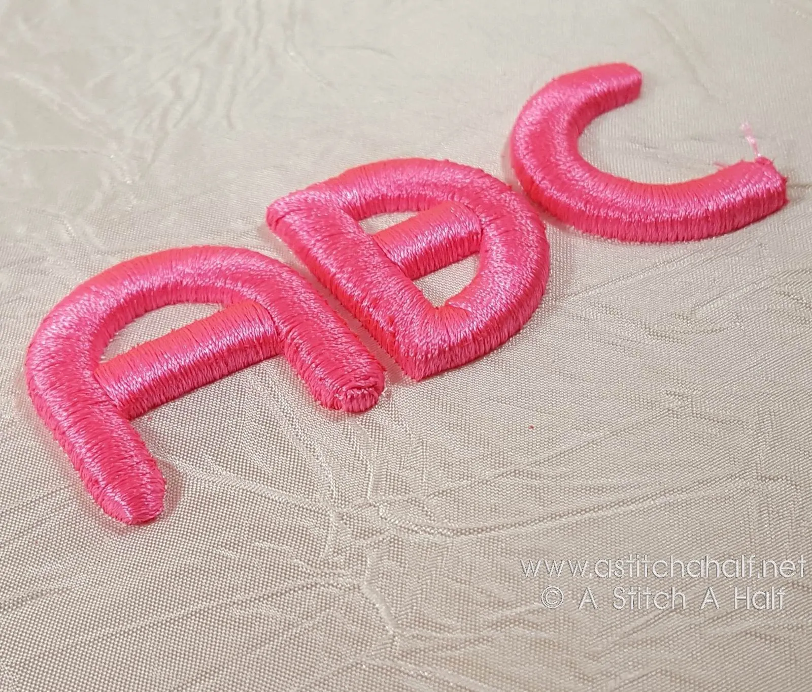 3D Monoglyceride Font