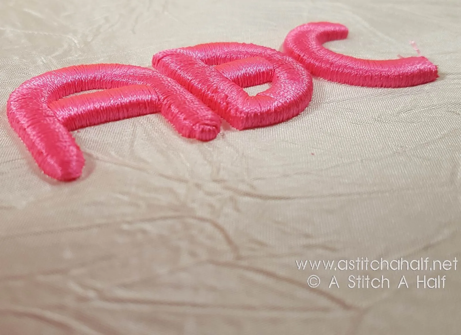 3D Monoglyceride Font